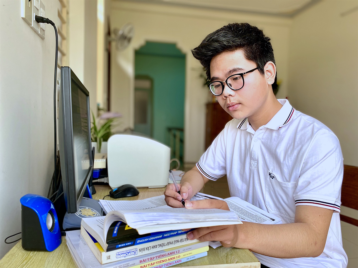 Học sinh Khánh Minh