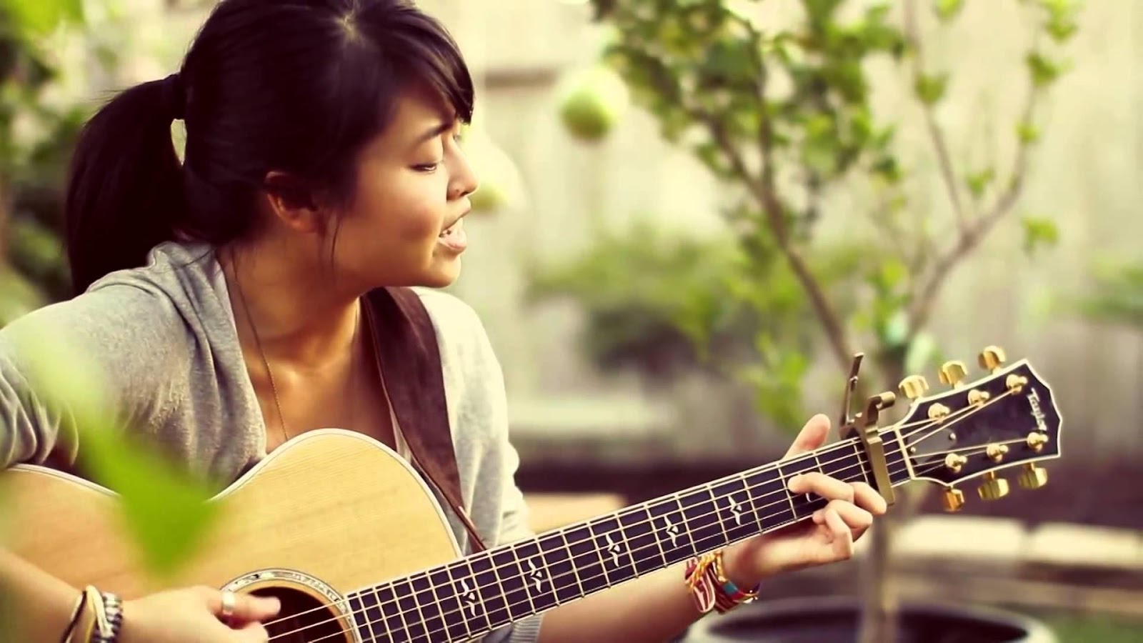 NÊN HỌC GUITAR VỚI GIA SƯ HAY HỌC Ở TRUNG TÂM?