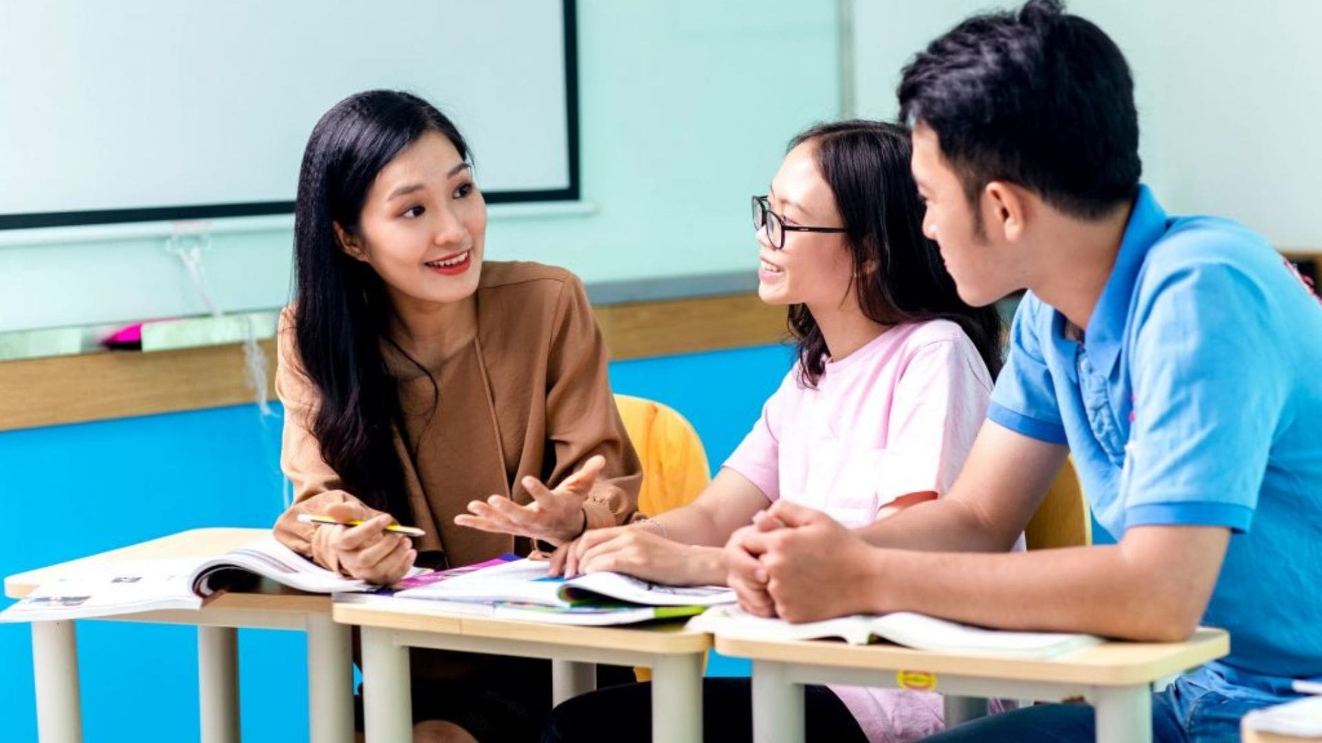 Những Trường Đại Học Có Sinh Viên Dạy Kèm Tiếng Anh Giỏi