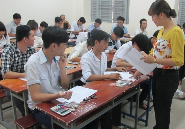 trung tâm luyện thi đại học